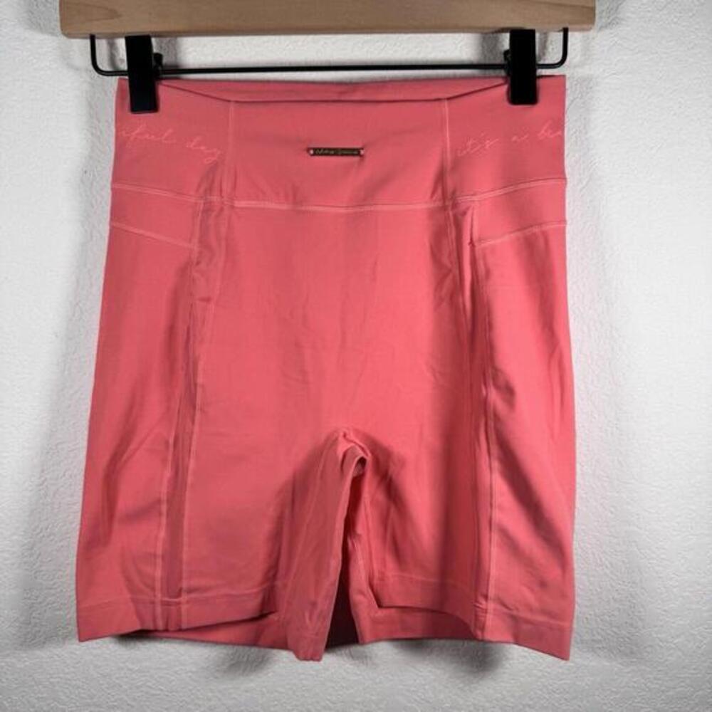 Gymshark x Whitney Simmons Womens Shorts‎ Scrunch Butt | Small